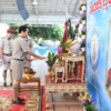 กิจกรรมลูกเสือ-เนตรนารี โรงเรียนปราจิณราษฎรอำรุง ได้จัดพิธีวางพวงมาลาและถวายราชสดุดี เนื่องในวันสมเด็จพระมหาธีราชเจ้า ประจำปี 2566 เพื่อน้อมรำลึกถึงพระมหากรุณาธิคุณของพระบาทสมเด็จพระมงกุฎเกล้าเจ้าอยู่หัว โดยมีนายอภิเชษฐ์ ชมภู ผู้อำนวยการโรงเรียนปราจิณราษฎรอำรุง เป็นประธานในพิธี พร้อมด้วย คณะครู และลูกเสือ-เนตรนารี ระดับชั้น ม.1- ม.3 ร่วมกิจกรรม