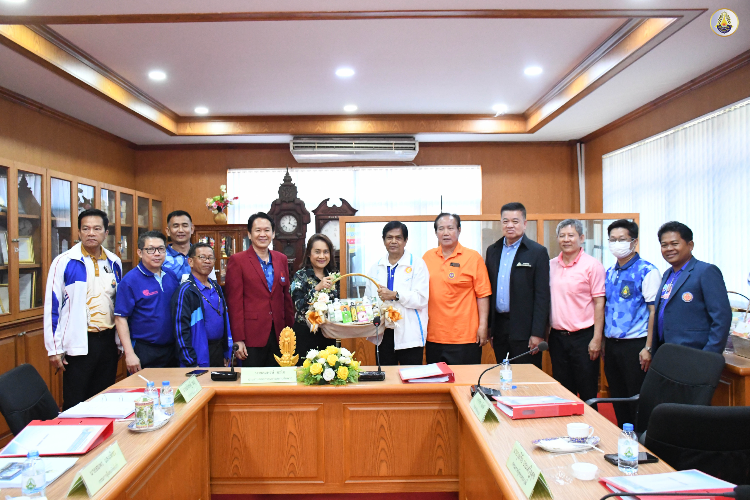 ประชุมคณะกรรมการสถานศึกษา